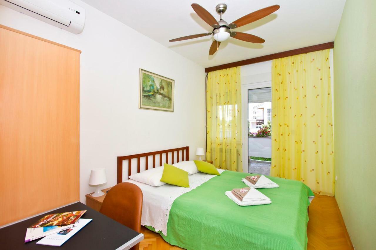 Apartment Topic Near The Beach โปดสตรานา ภายนอก รูปภาพ