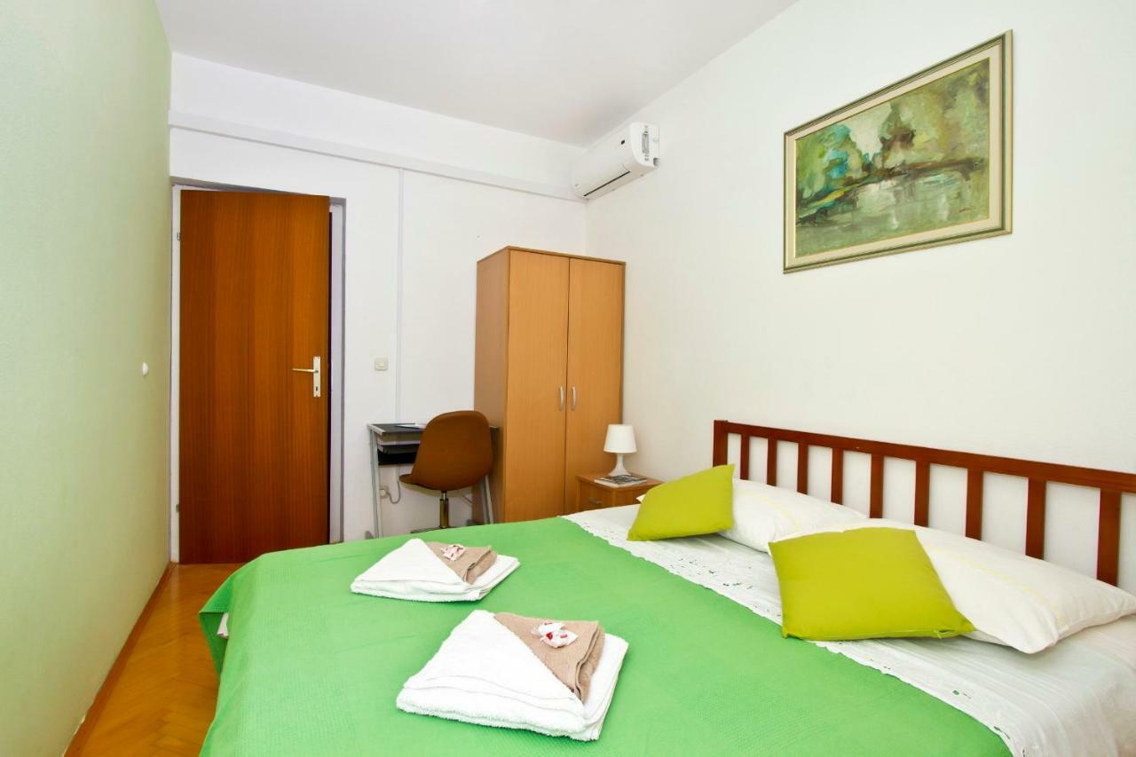 Apartment Topic Near The Beach โปดสตรานา ภายนอก รูปภาพ